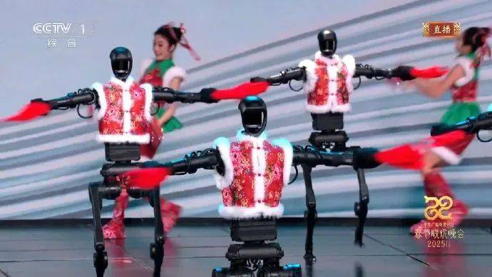 两人脚踩8部iPhone进境 却因为步伐僵硬而被发现